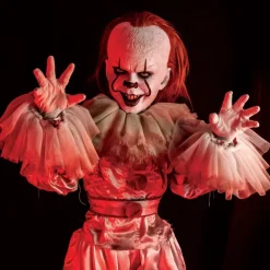 Trick Or Treat Studios Collectibles-IT - Pennywise Premium Scale Doll